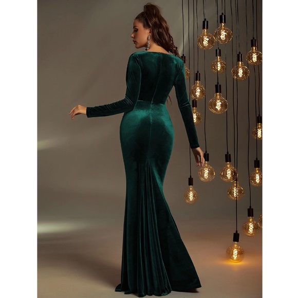 Deep V Ruched Waist Green Velvet Maxi Dress Long Sleeve - Picture 5 of 7